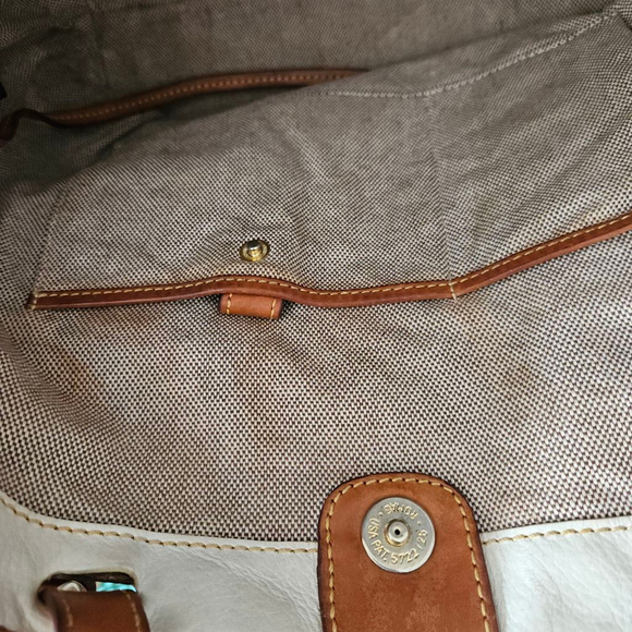 Dooney & Bourke Cream Pebbled Leather Brown Trim Shoulder Bag - Picture 8 of 13